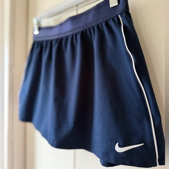 Nike Navy Athletic Tennis Skirt with White Accents Size Medium - Picture 2 of 6